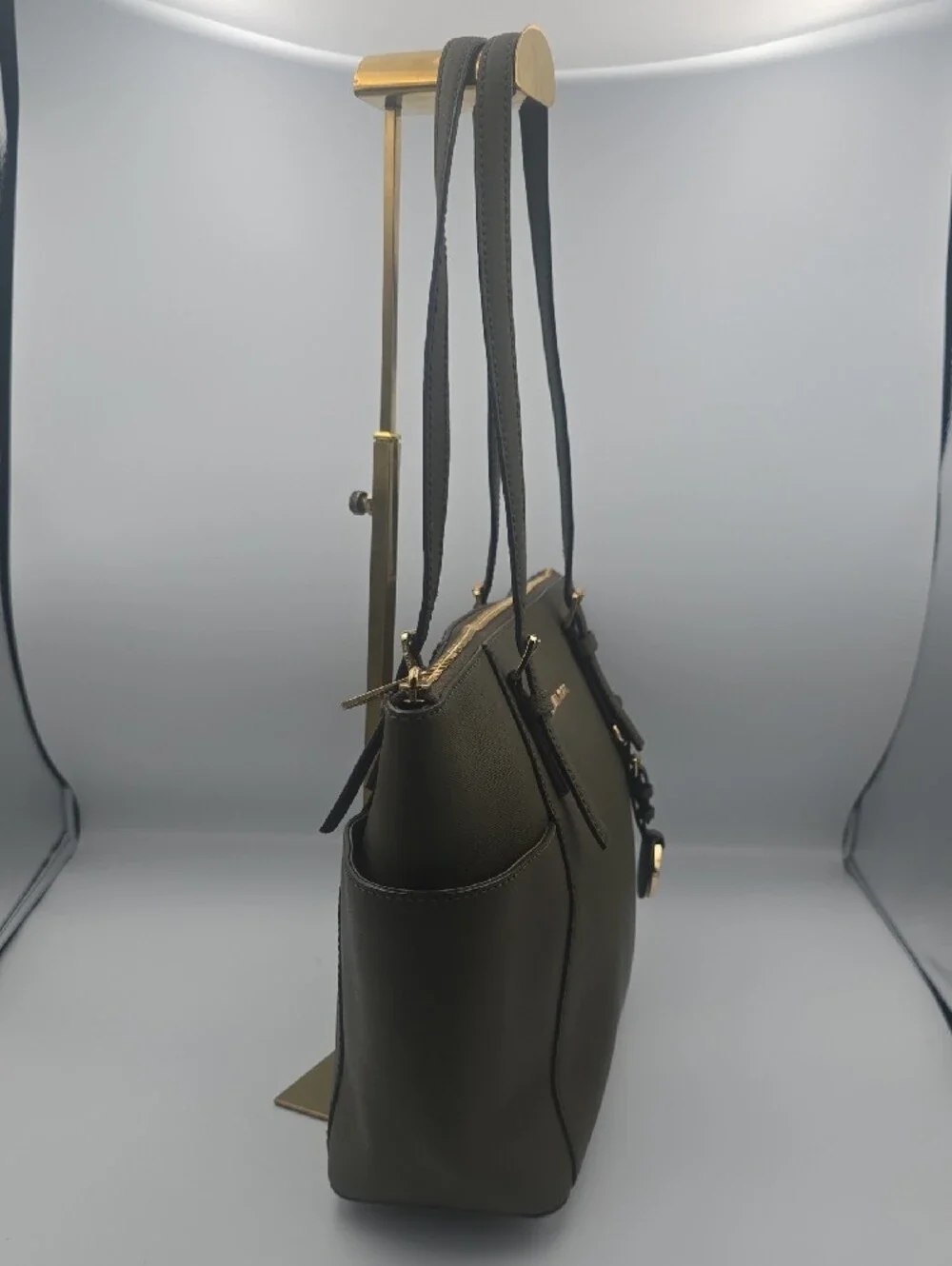 Michael Kors Olive Green Jet Set Saffiano Med Tote Gold Hardware (EUC)✨️🫒✨️
